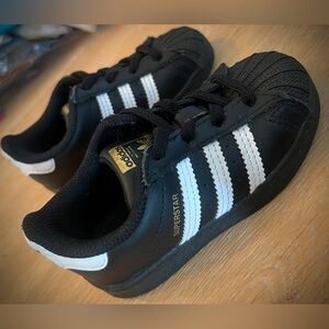 🤎🖤LIKE NEW ADIDAS SUPERSTAR GOLD COLLECTION TODDLER SNEAKER🖤🤎